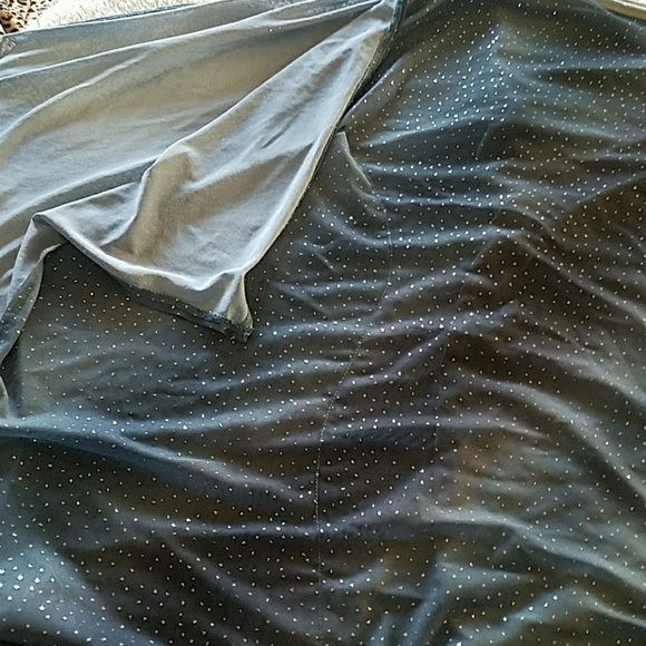 Dot's large gorgeous dress - Picture 2 of 4